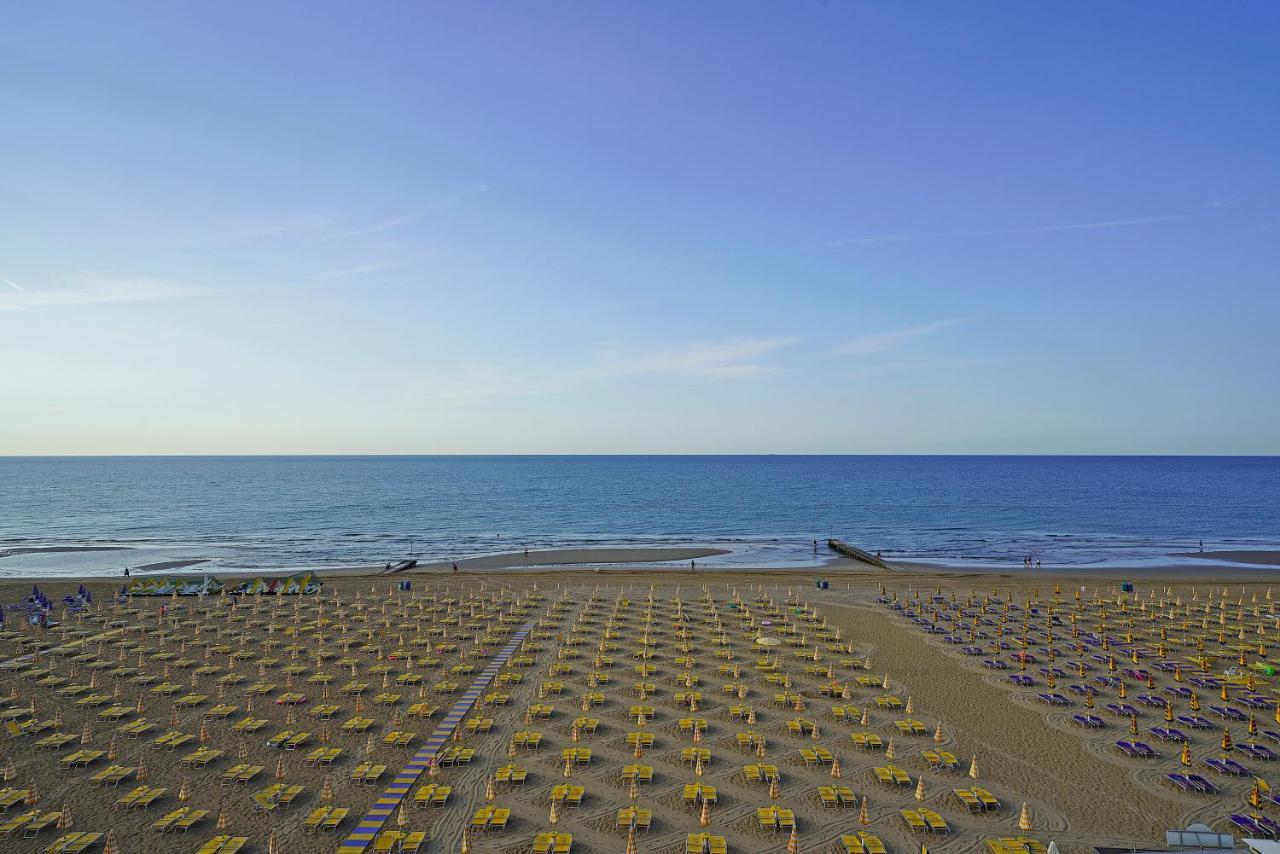 Hotel Strand Frontemare Lido di Jesolo Buitenkant foto