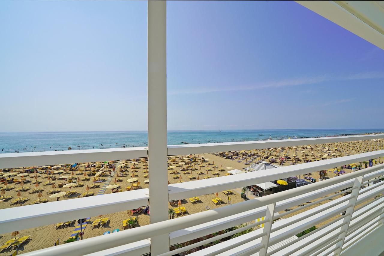 Hotel Strand Frontemare Lido di Jesolo Buitenkant foto