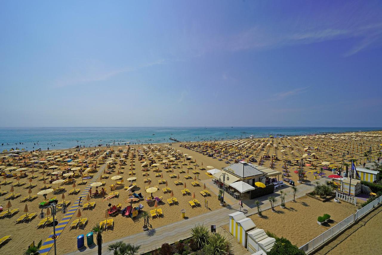 Hotel Strand Frontemare Lido di Jesolo Buitenkant foto